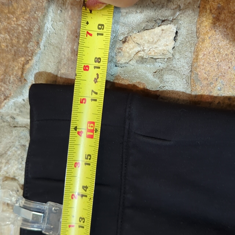 Studio by Torrid Cropped Legging - Picture 4 of 9